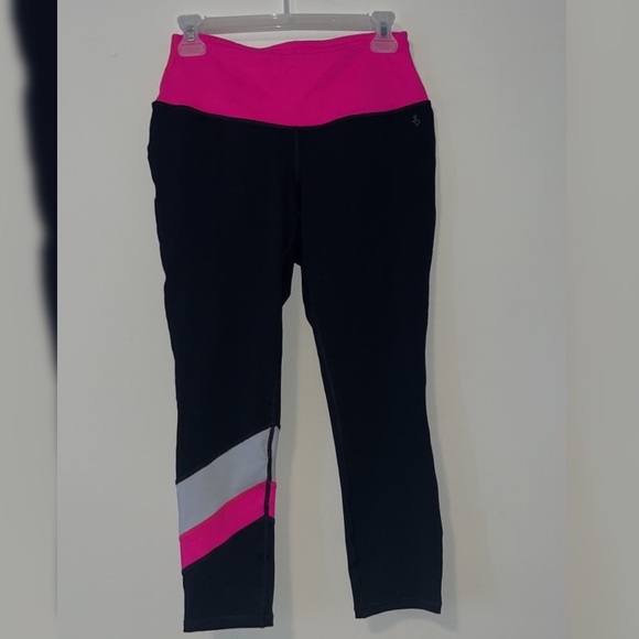 torrid Pants - Torrid color block active crop leggings. Size 00